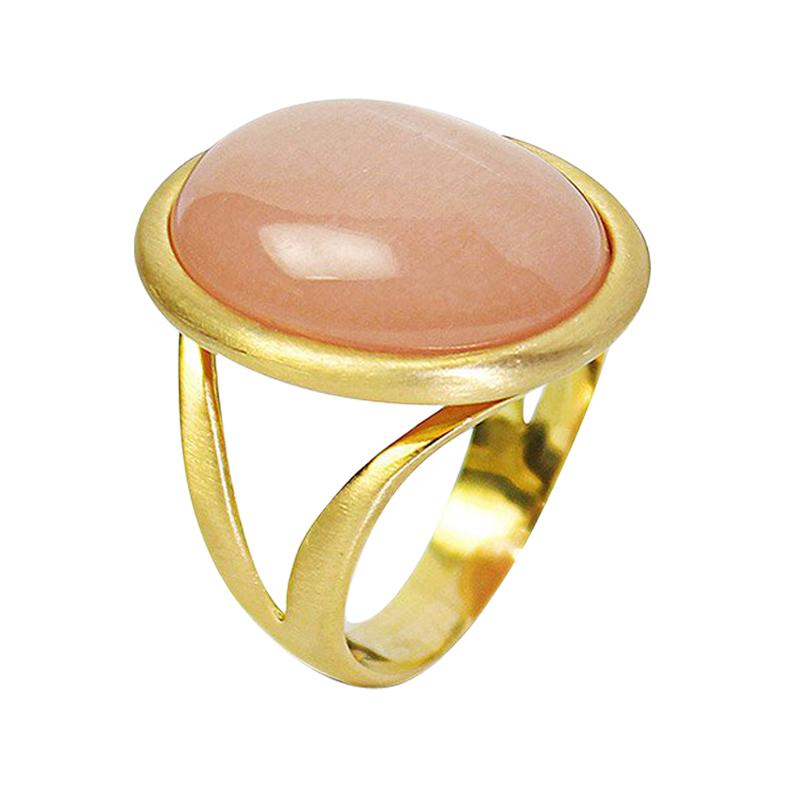Peach Moonstone 18 Karat Gold Cocktail Ring For Sale