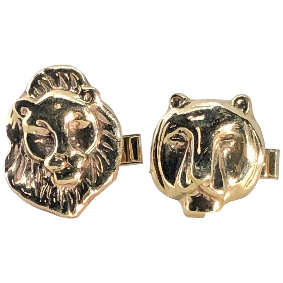 Vintage Unisex Cufflinks in Lion and Lioness Design Made in 14 Karat Yellow Gold For Sale