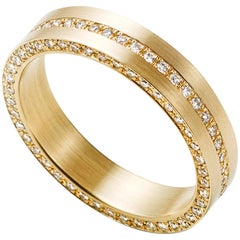 18 Karat Yellow Gold White Diamond Matte Band Ring