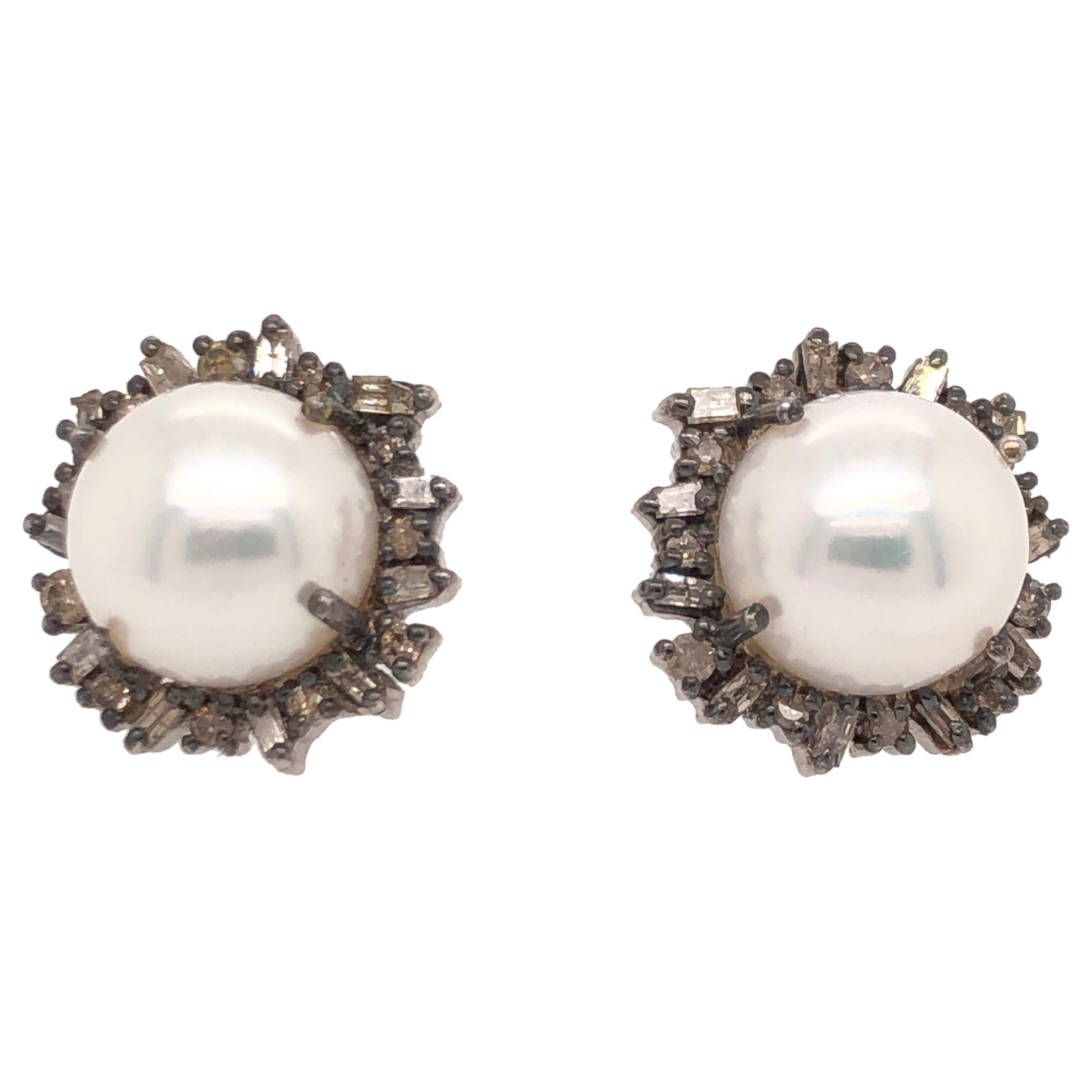 Vincent Peach Episodic Weekender Fresh Water Pearl Stud Earrings