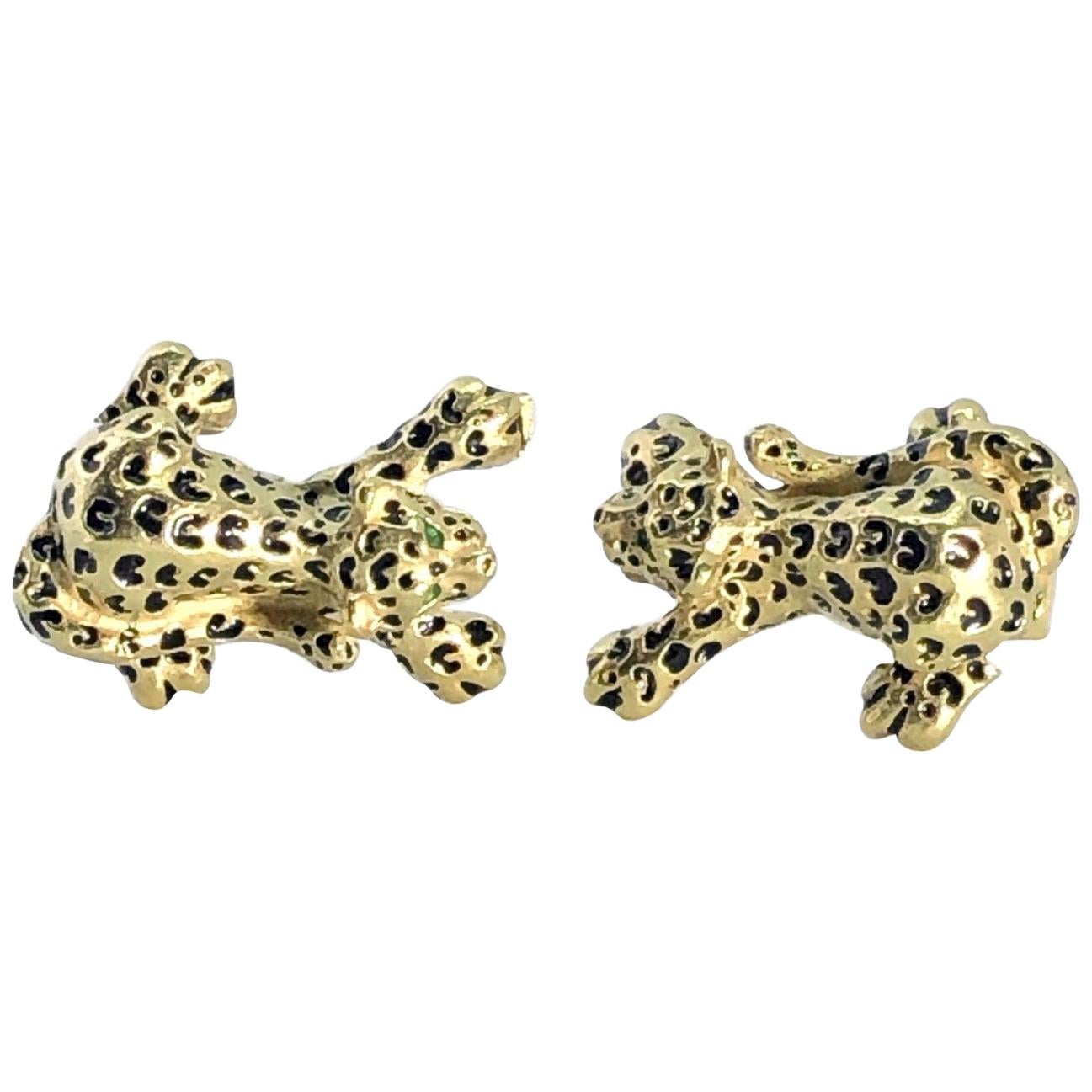 Vintage Unisex Cufflinks of Tigers Made In Italy  In 18k Gold With Emerald Eyes For Sale
