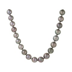 Vintage Cultured Tahitian South Sea Pearl Graduated Necklace 14 Karat Gold