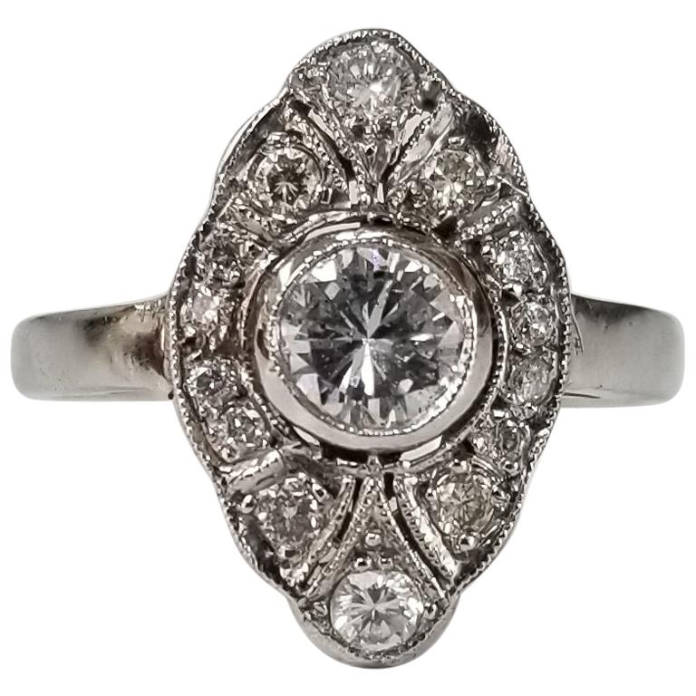 14 Karat Weißgold Diamant Hochzeit Vintage aussehender Ring im Angebot