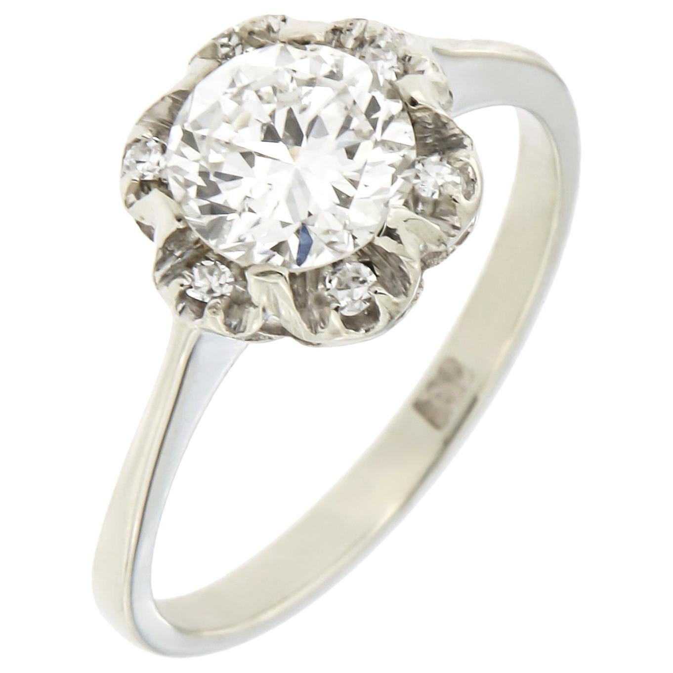 Antique Engagement Ring 0.95 Carat Diamond 18 Karat White Gold 