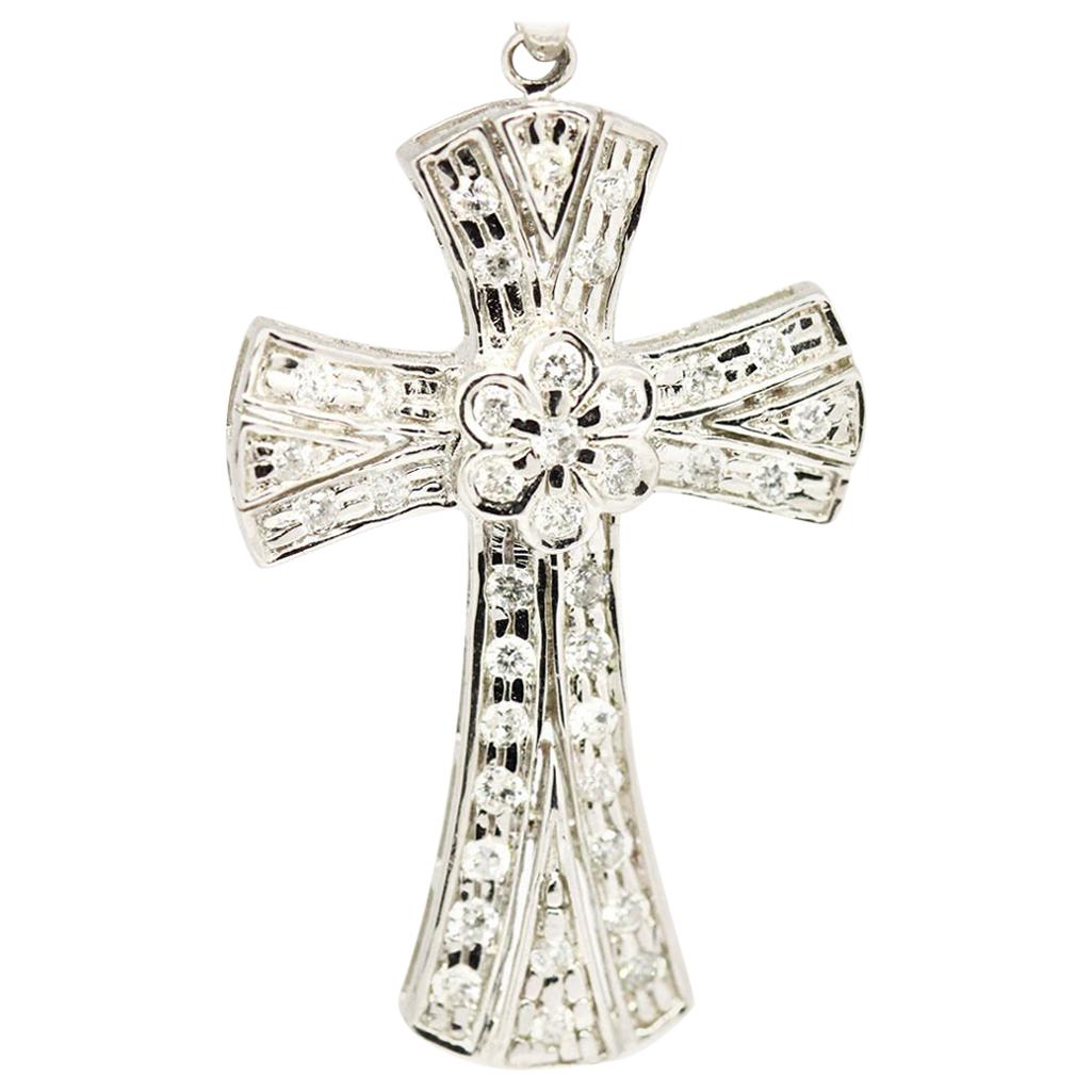 14 Karat Gold SI1 H 0.42 Carat Diamond Flower Cluster Byzantine Cross Necklace For Sale