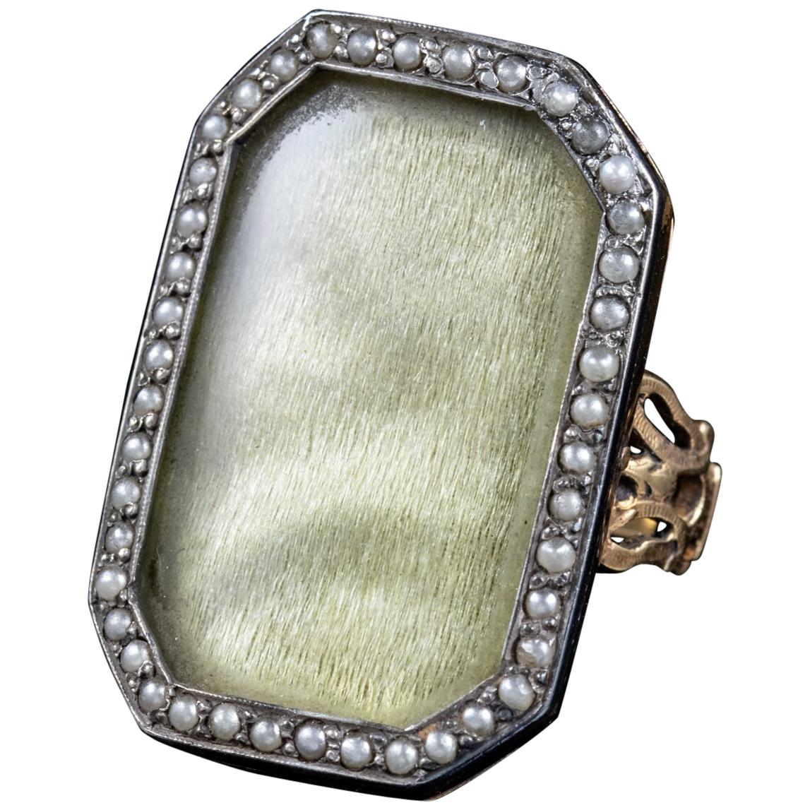 Antique Georgian Silk Pearl Mourning Ring 18 Carat Gold, circa 1750 For Sale