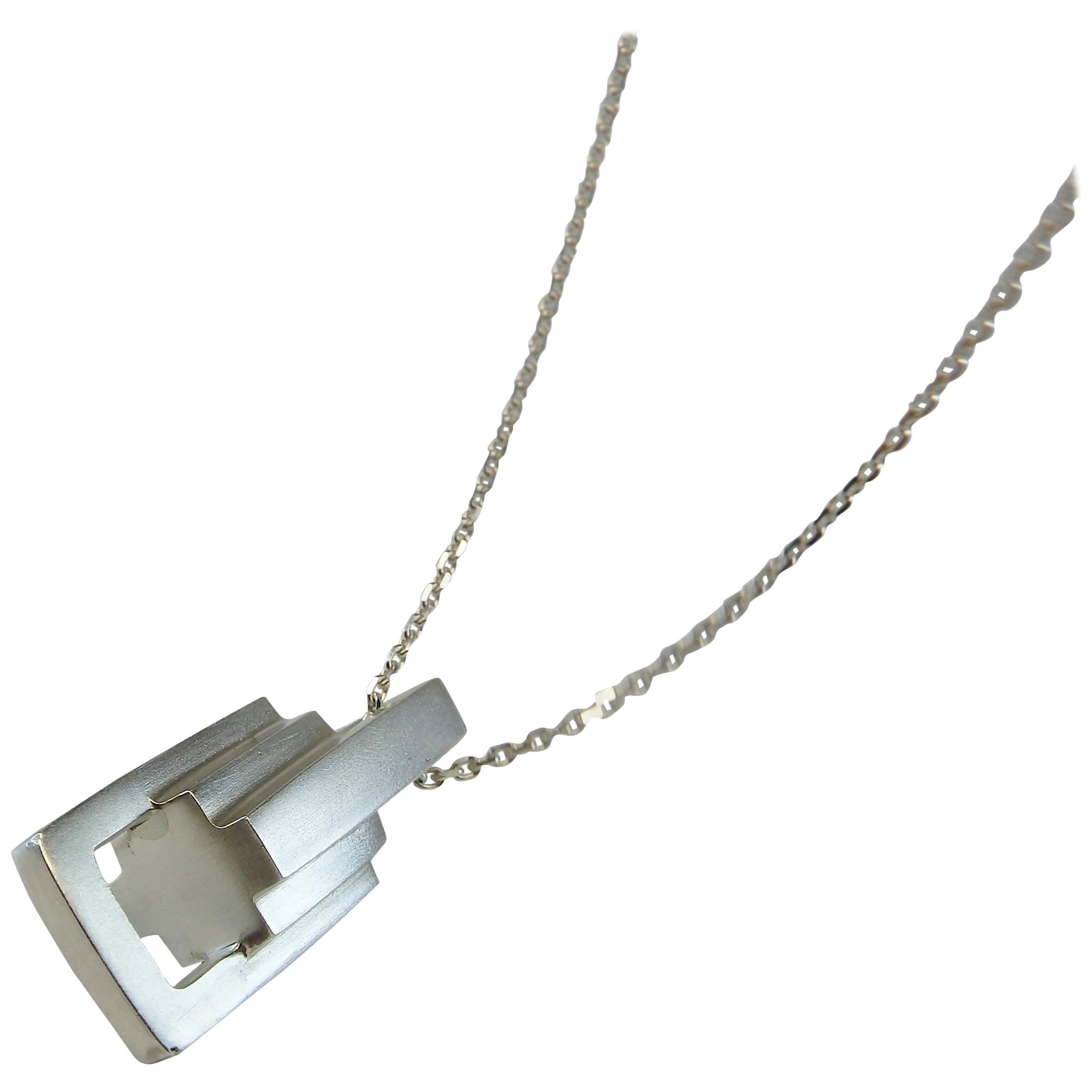 Emer Roberts Solid Silver Large Link Pendant Necklace For Sale