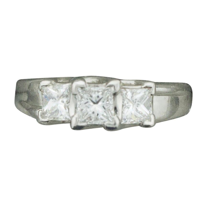 Bague de mariage en platine à trois pierres et diamants « Diana » de 1,10 carat