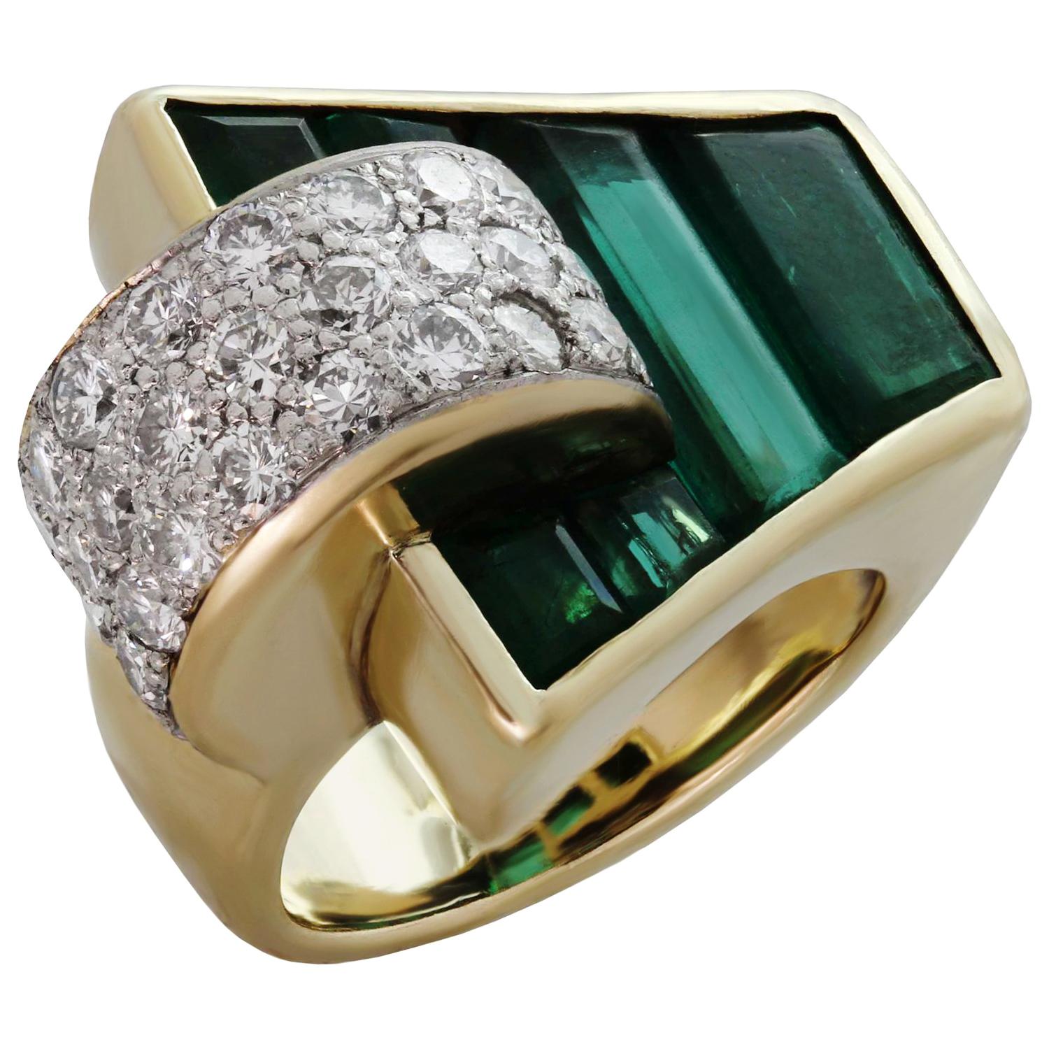 Trabert & Hoeffer-Mauboussin 1940s Colombian Emerald Diamond  Ring. GIA Report