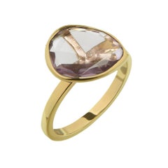9 Carat Yellow Gold and Pookie-Cut Amethyst Cabochon Stacking Ring