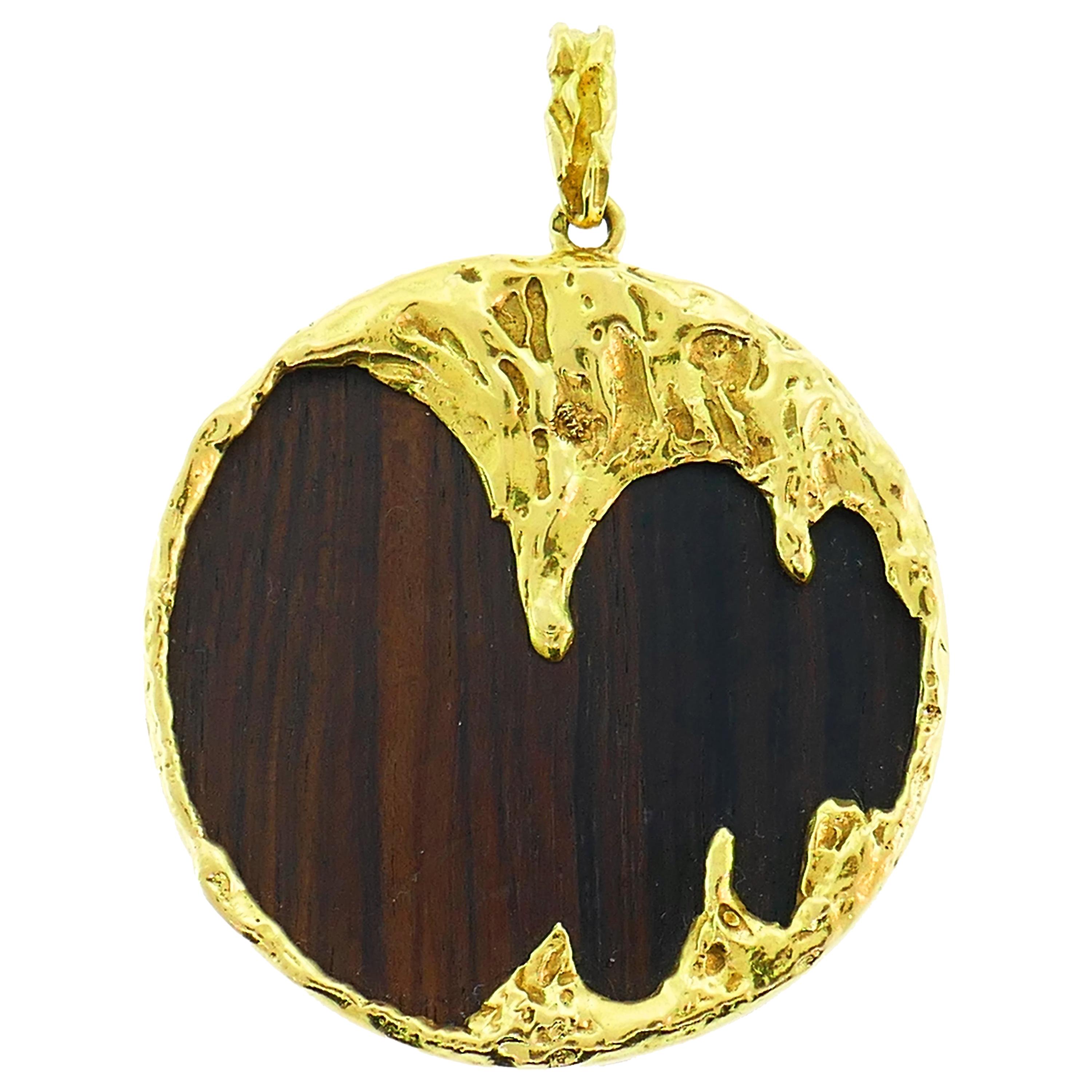 Wood Yellow Gold Pendant French