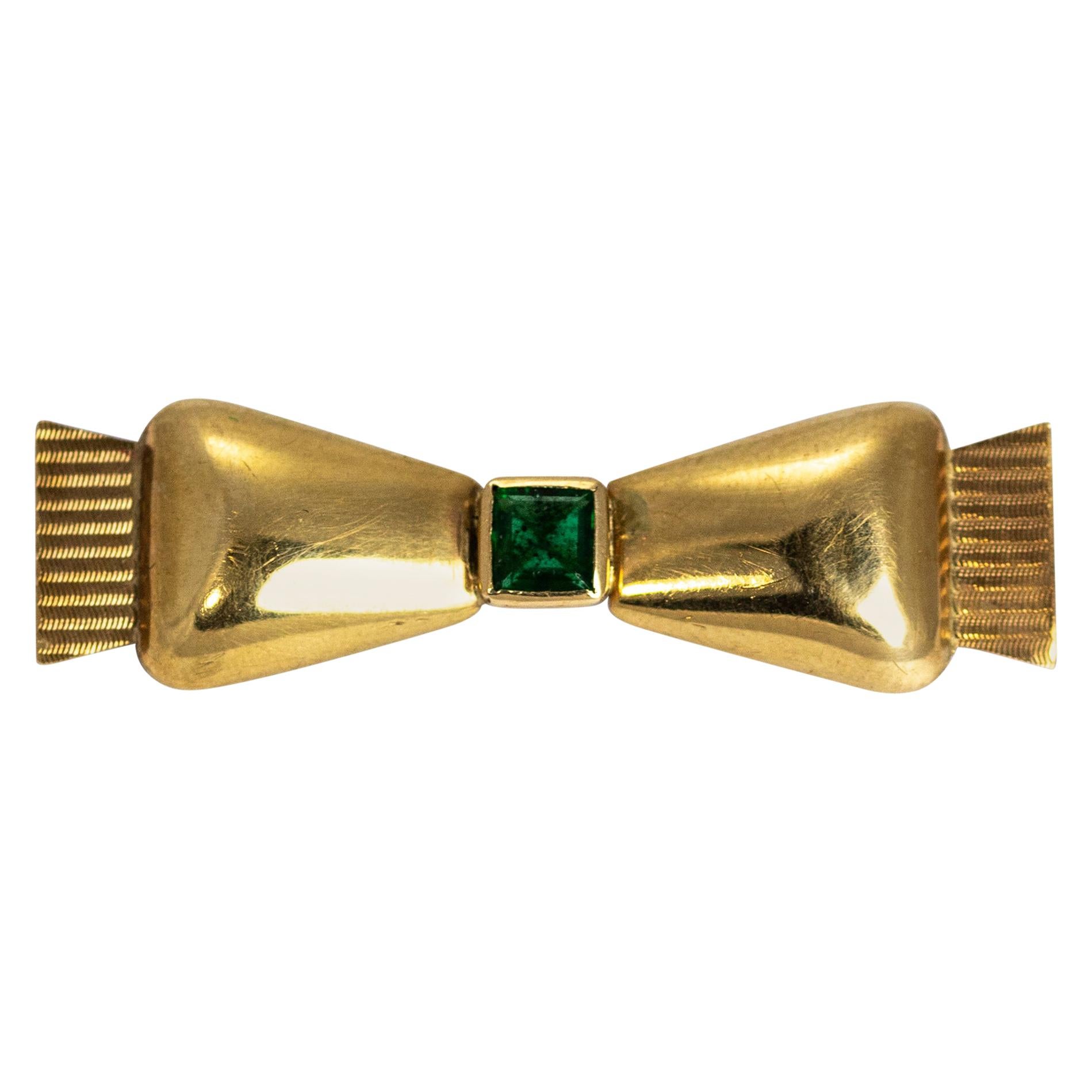 Vintage Emerald 9 Carat Gold Brooch