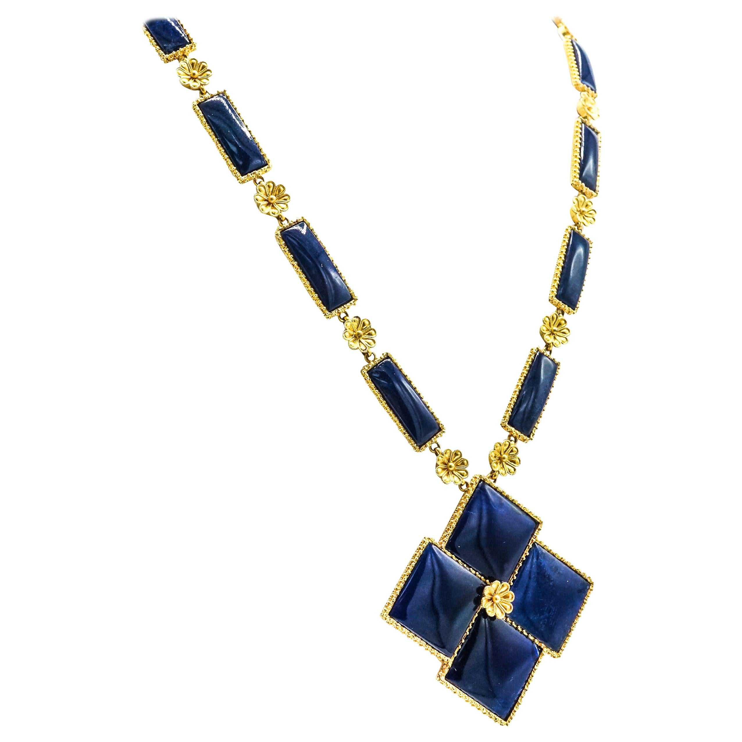 Llias Lalounis 22 Karat Gold und Sodalit-Anhänger-Halskette im Angebot