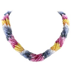 Collana girocollo con zaffiri multipli naturali, chiusura in oro giallo 18 carati