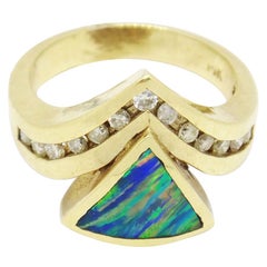 14 Karat Yellow Gold 0.35 Carat Opal and Diamonds Triangle Ring