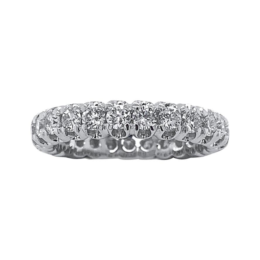 18 Karat Gold Diamond Wedding Band Ring For Sale