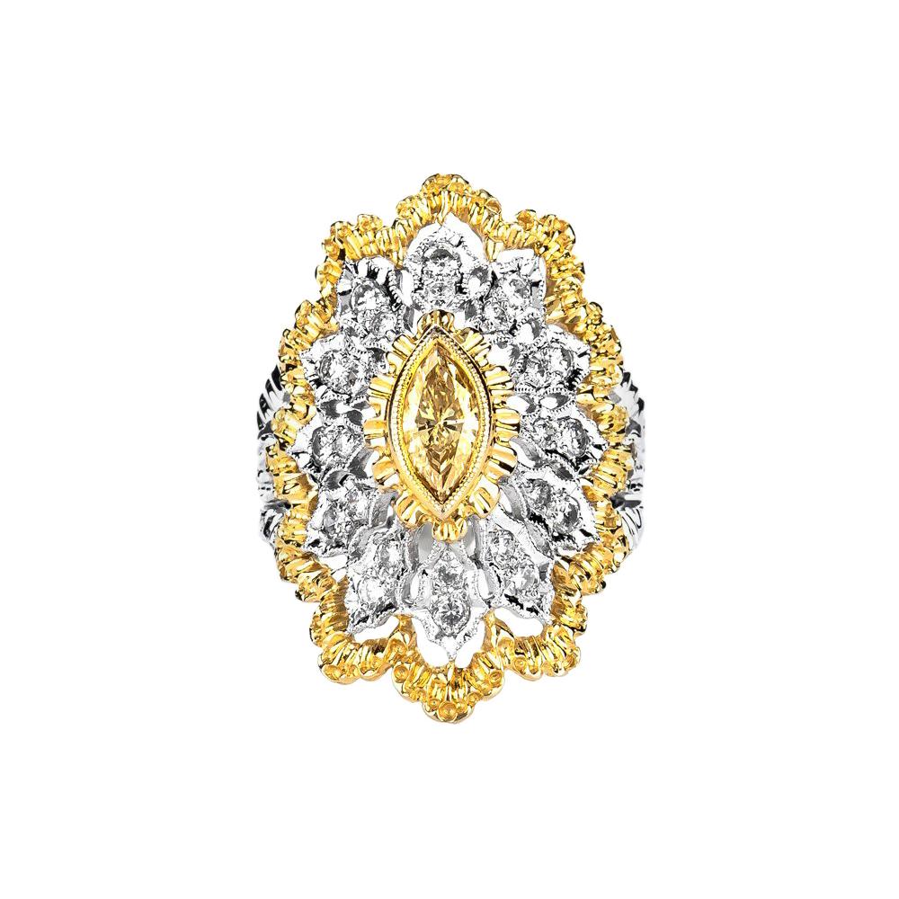 Estate 18 Karat White and Yellow Gold 1.5 Carat Diamond Ring 7.5 Grams For Sale