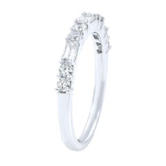 18K White Gold Round And Baguette Cut Shared Prong Diamond Wedding Band Ring