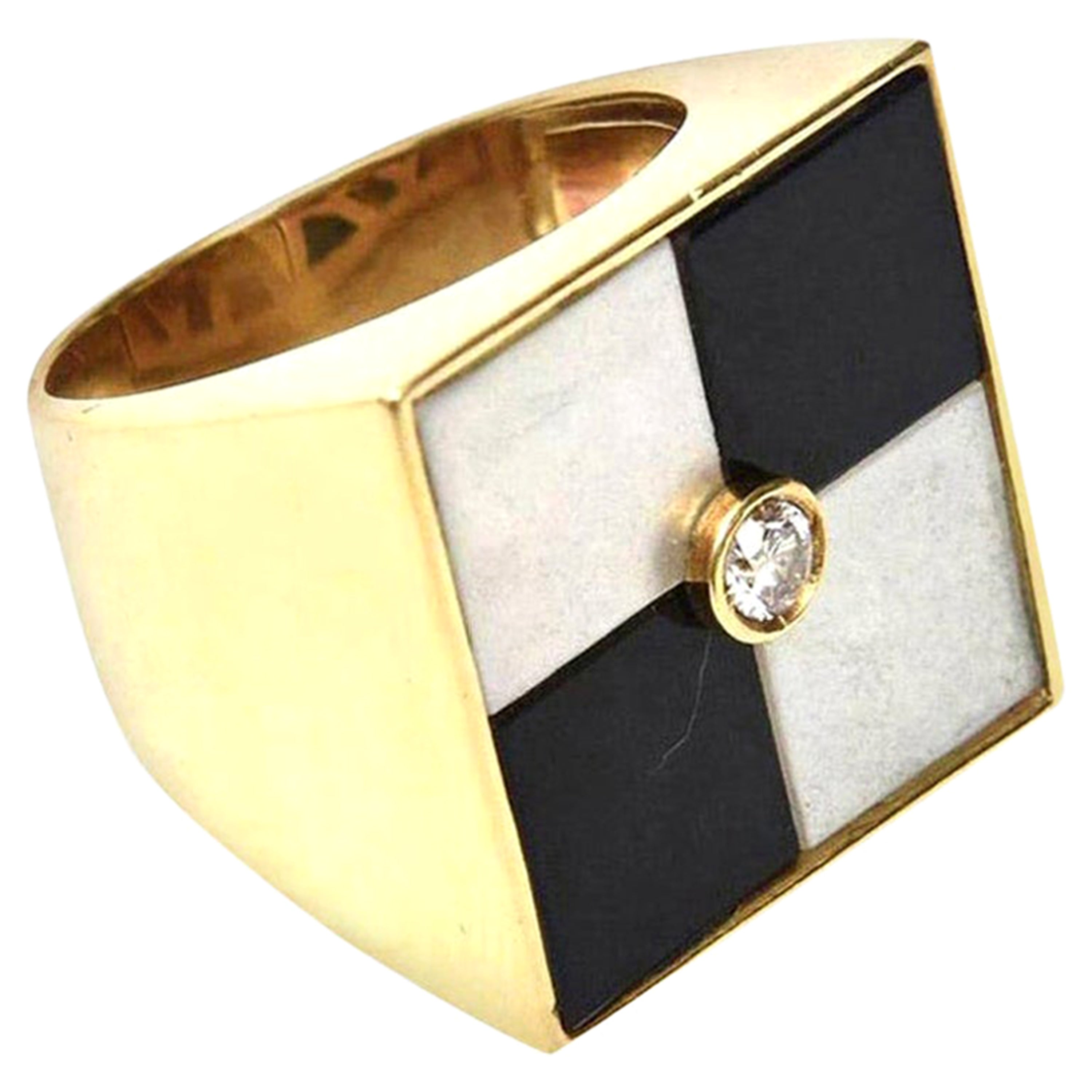 18k Gold, Onyx and Mother of Pearl Vintage Geometric Ring Italian Vintage For Sale