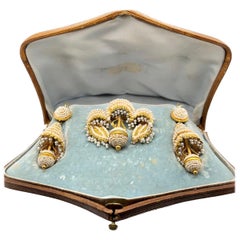 Broche et boucles d'oreilles victoriennes en or 18 carats avec perles naturelles