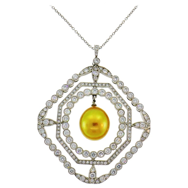 Tiffany and Co. Pearl Diamond Platinum Pendant Necklace For Sale at 1stDibs