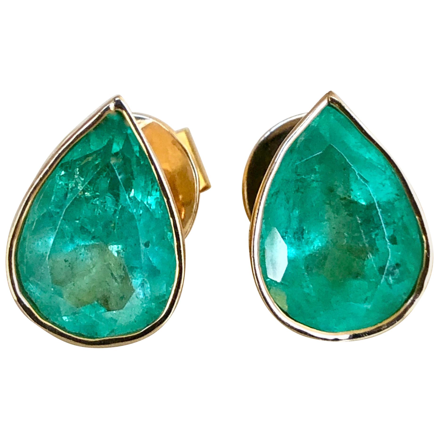 6.00 Carat Pear Cut Colombian Emerald Stud Earrings 18 Karat Yellow Gold