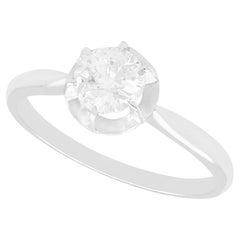 Anillo de compromiso solitario de diamantes y platino francés de los años 30