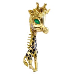 1970s French Enamel Yellow Gold 18 Karat Giraffe Brooch
