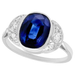 Cocktail-Ring aus Weißgold mit zertifiziertem 3,75 Karat Saphir und Diamant, um 1930