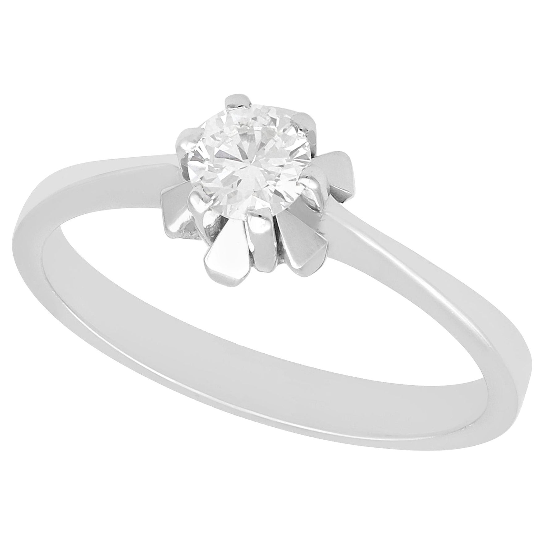 Bague de fiançailles solitaire vintage en or blanc et diamant