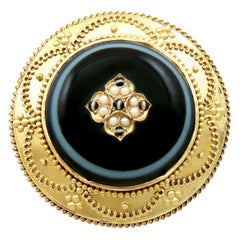 Victorian Agate Pearl Yellow Gold Brooch or Locket