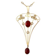 Antique 1920s 1.02 Carat Garnet and Seed Pearl Yellow Gold Pendant