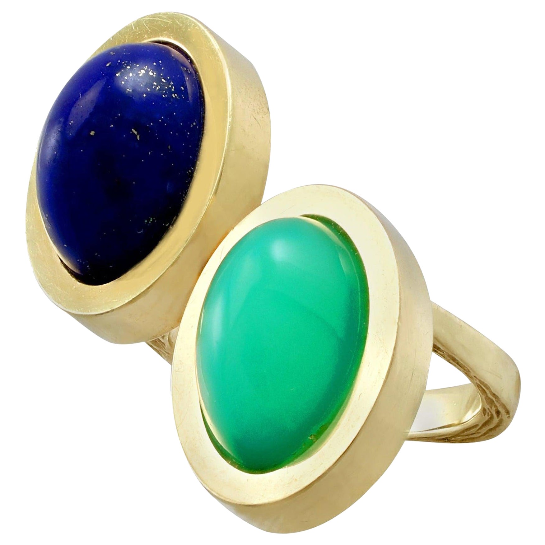 3.83 Carat Chrysoprase and 4.02 Carat Lapis Lazuli Yellow Gold Cocktail Ring