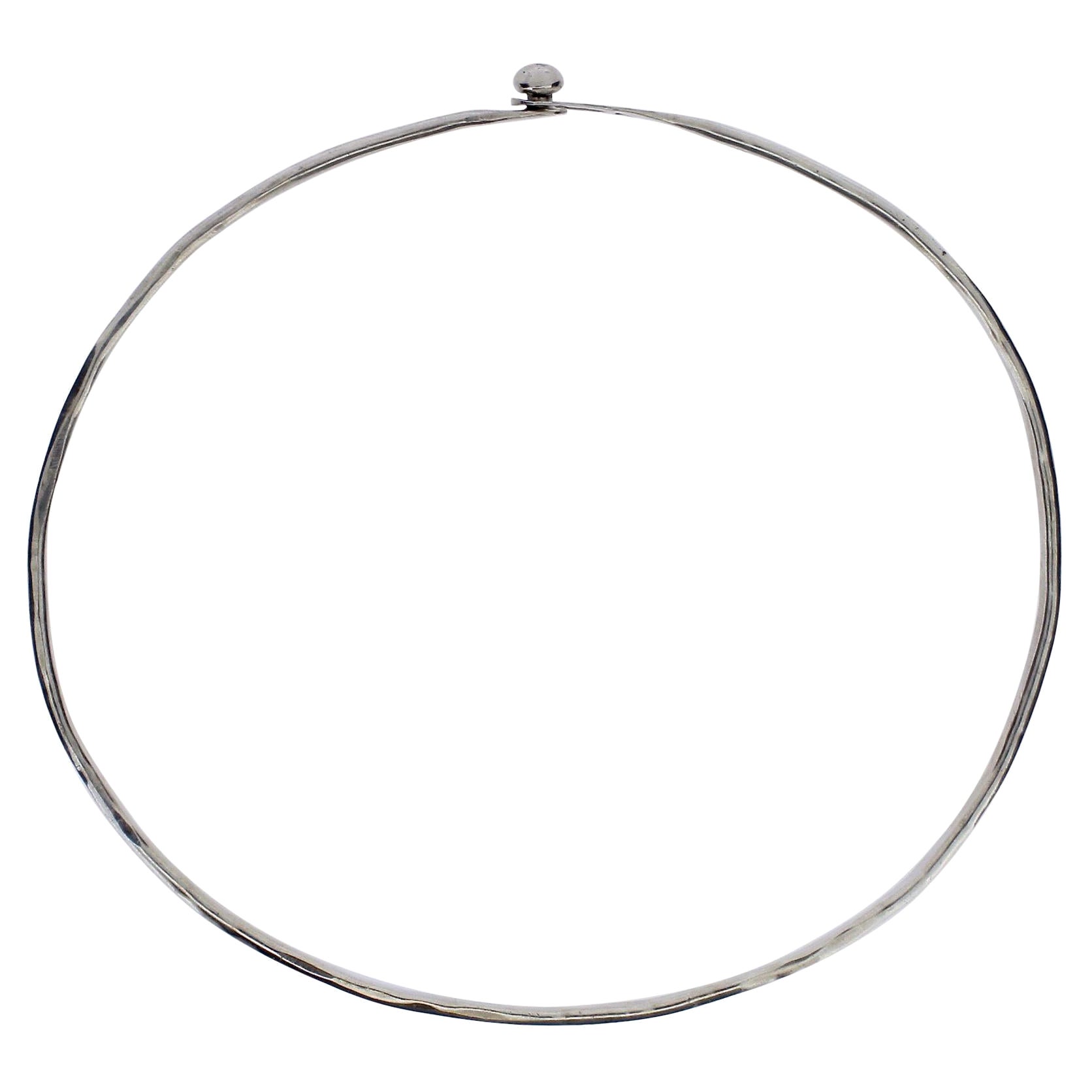 Collier ras du cou ou collier moderniste Arline Fisch en argent sterling martelé