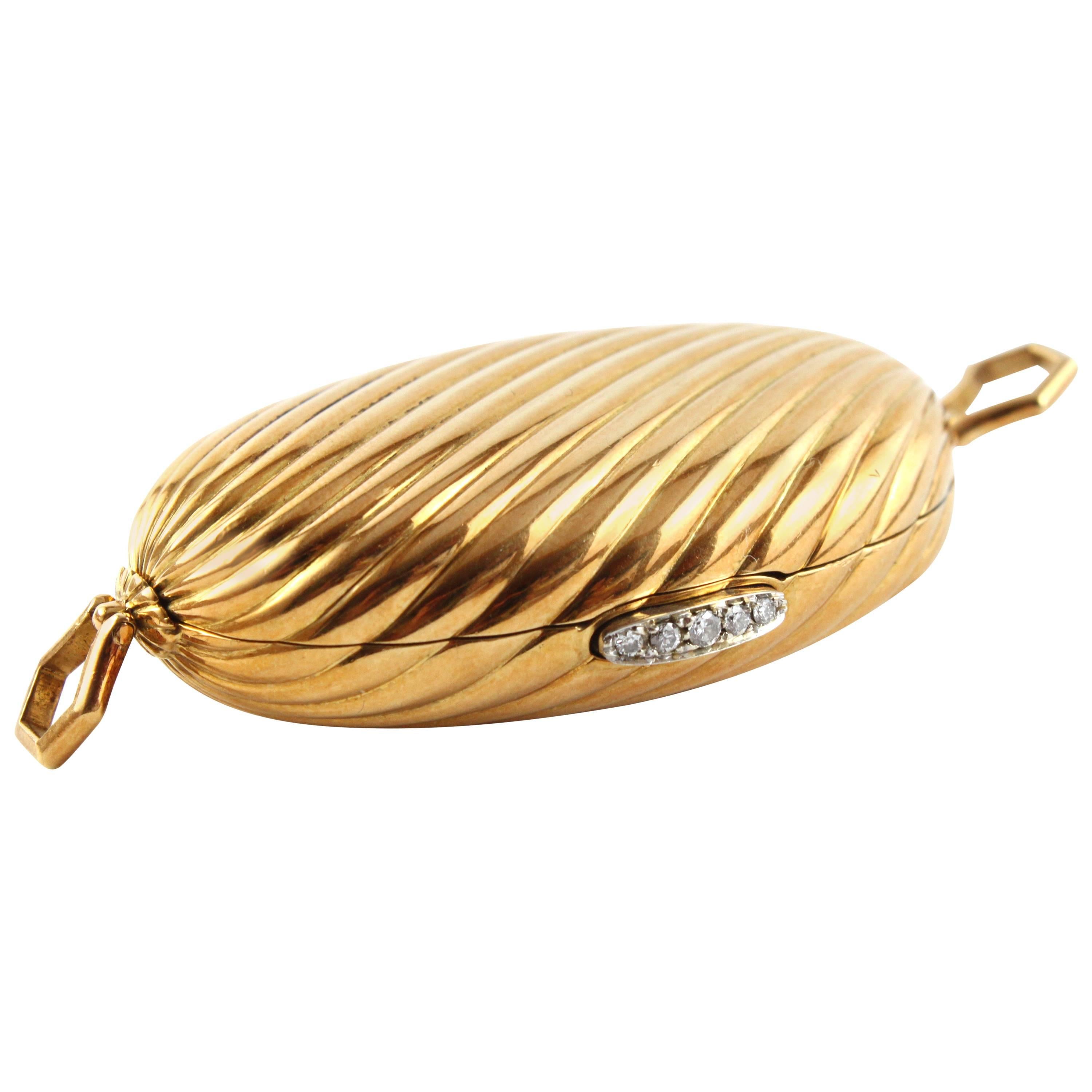 195\70s Bulgari diamond Gold Pillbox