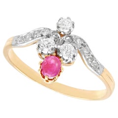 Bague cocktail en or jaune, rubis et diamants des années 1890