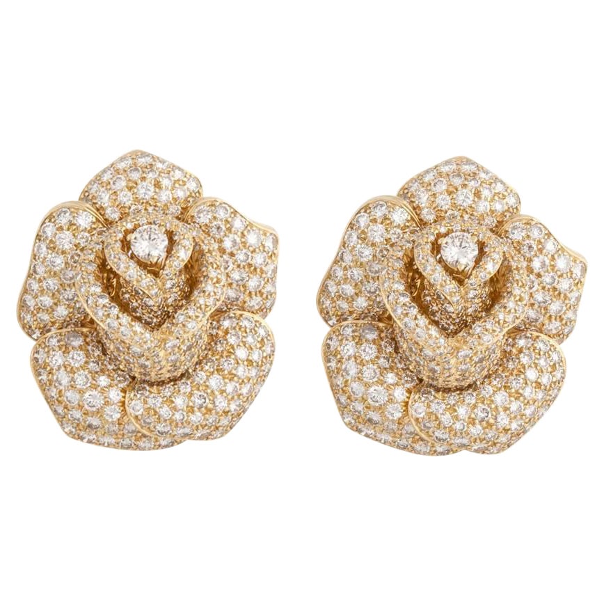 Giovane Rose Pavé Diamond Earrings in 18K Gold
