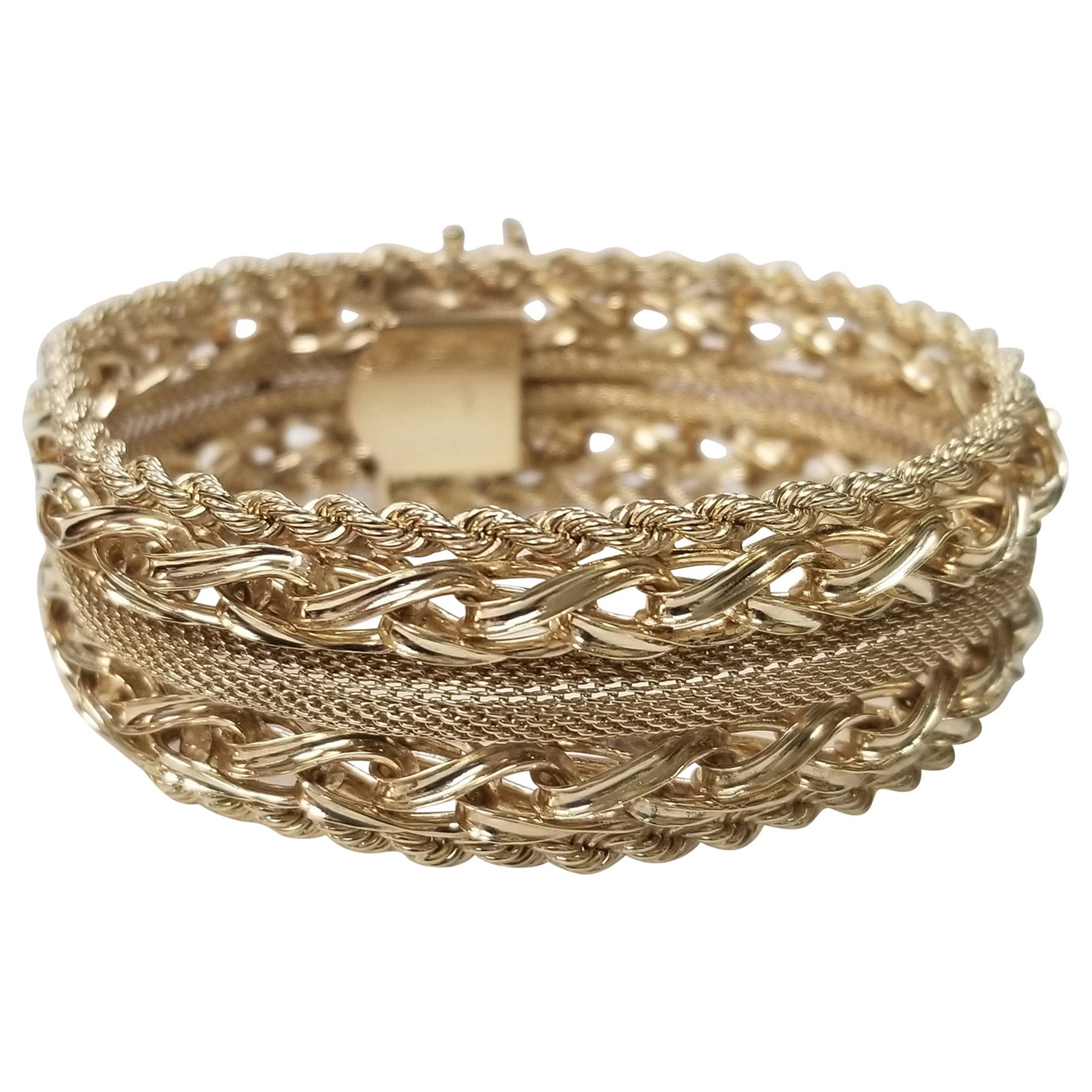 14 Karat Yellow Gold Ladies Heavy Wide Fancy Link Bracelet For Sale at