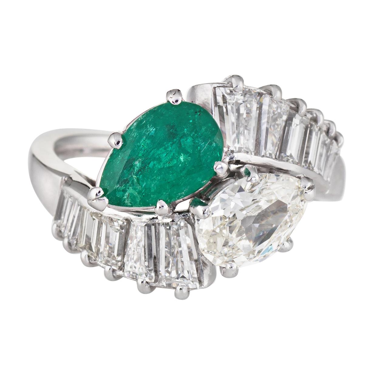 Diamond Emerald Toi et Moi Ring 18 Karat White Gold Vintage Fine Jewelry Bypass