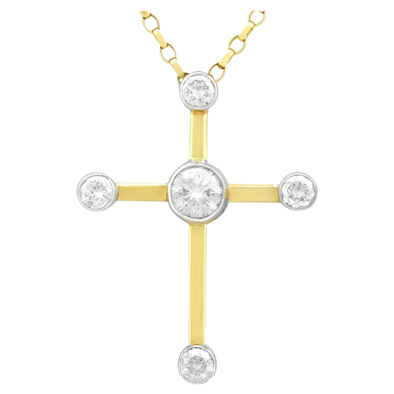 Pendentif croix en or jaune 18 carats et diamant de 2,86 carats