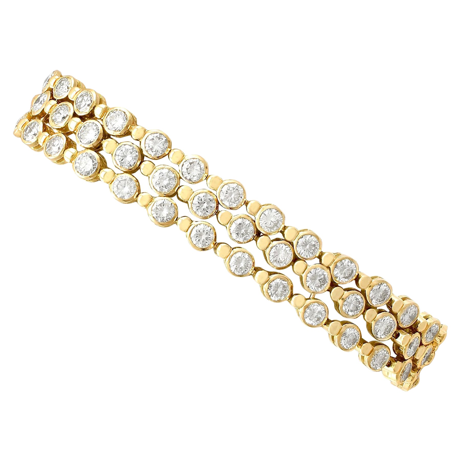 1990s French 12.96 Carat Diamond and Yellow Gold Bracelet