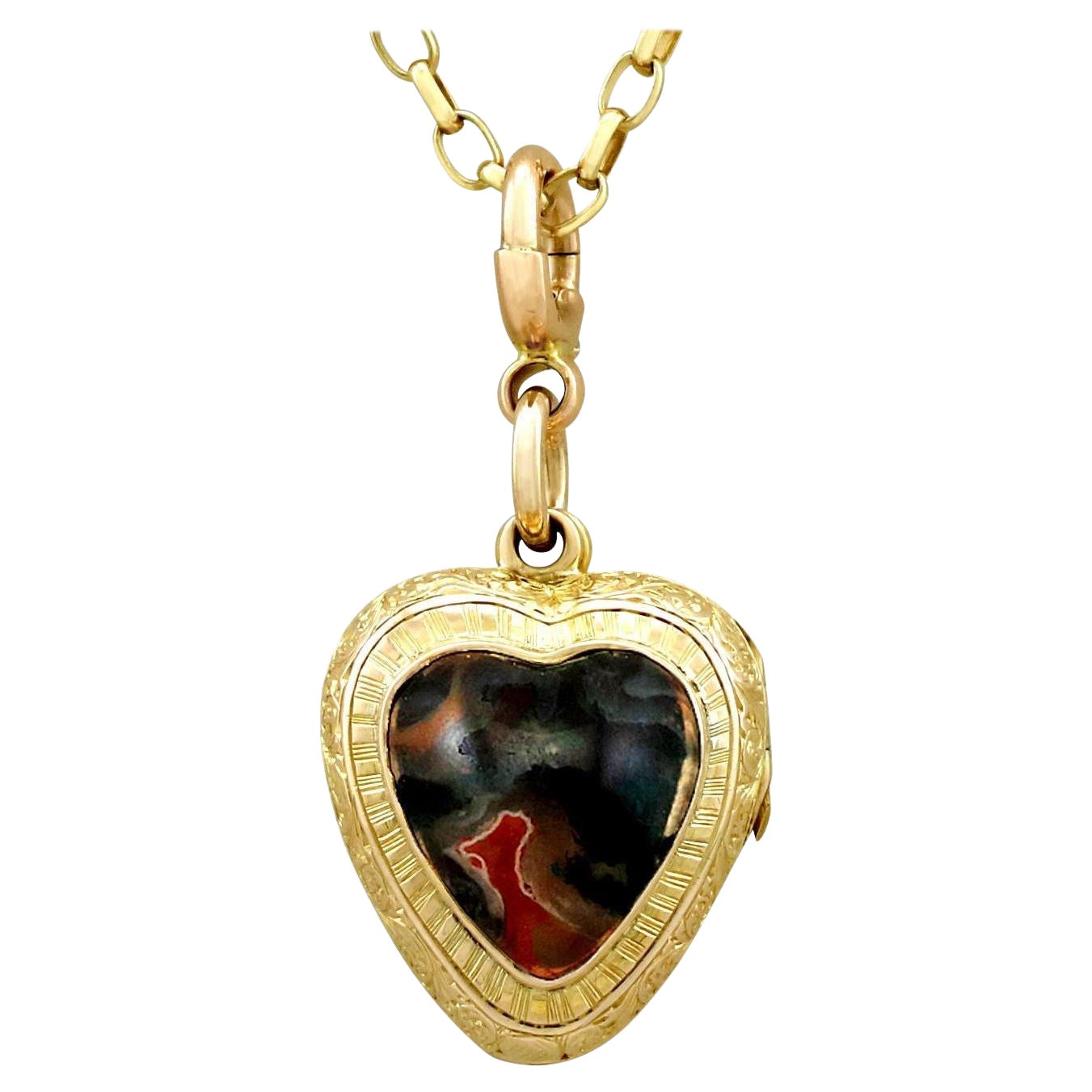 Antique Victorian Cabochon Cut Agate and Yellow Gold Heart Locket