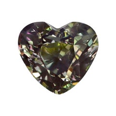Alexandrite en forme de coeur:: pierre précieuse de 1::64 carat