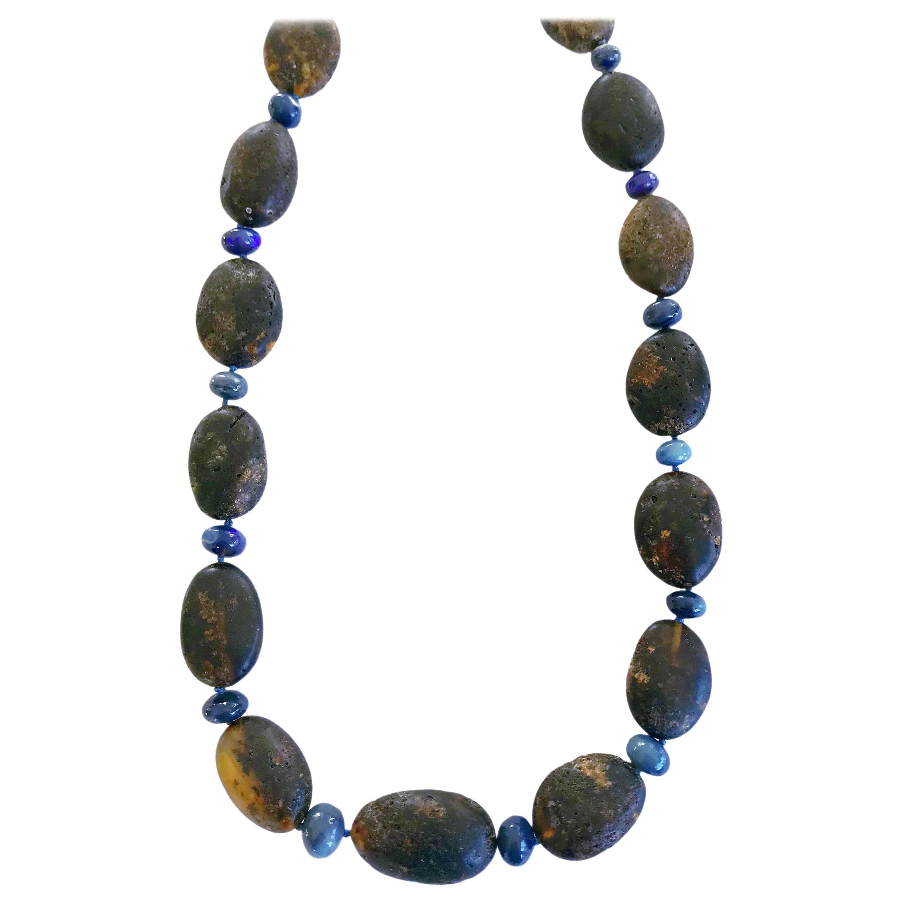 Dalben Halskette aus grobem Bernstein und australischem Opal