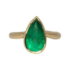Intense Green 1.94 Carat Colombian Emerald Pear Cut Certified 18k Solitaire Ring