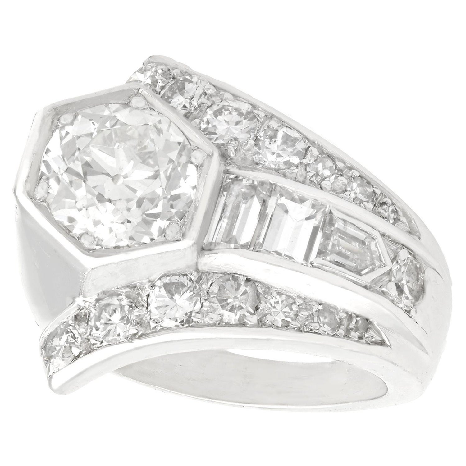 24+ Platinum Art Deco Diamond Ring