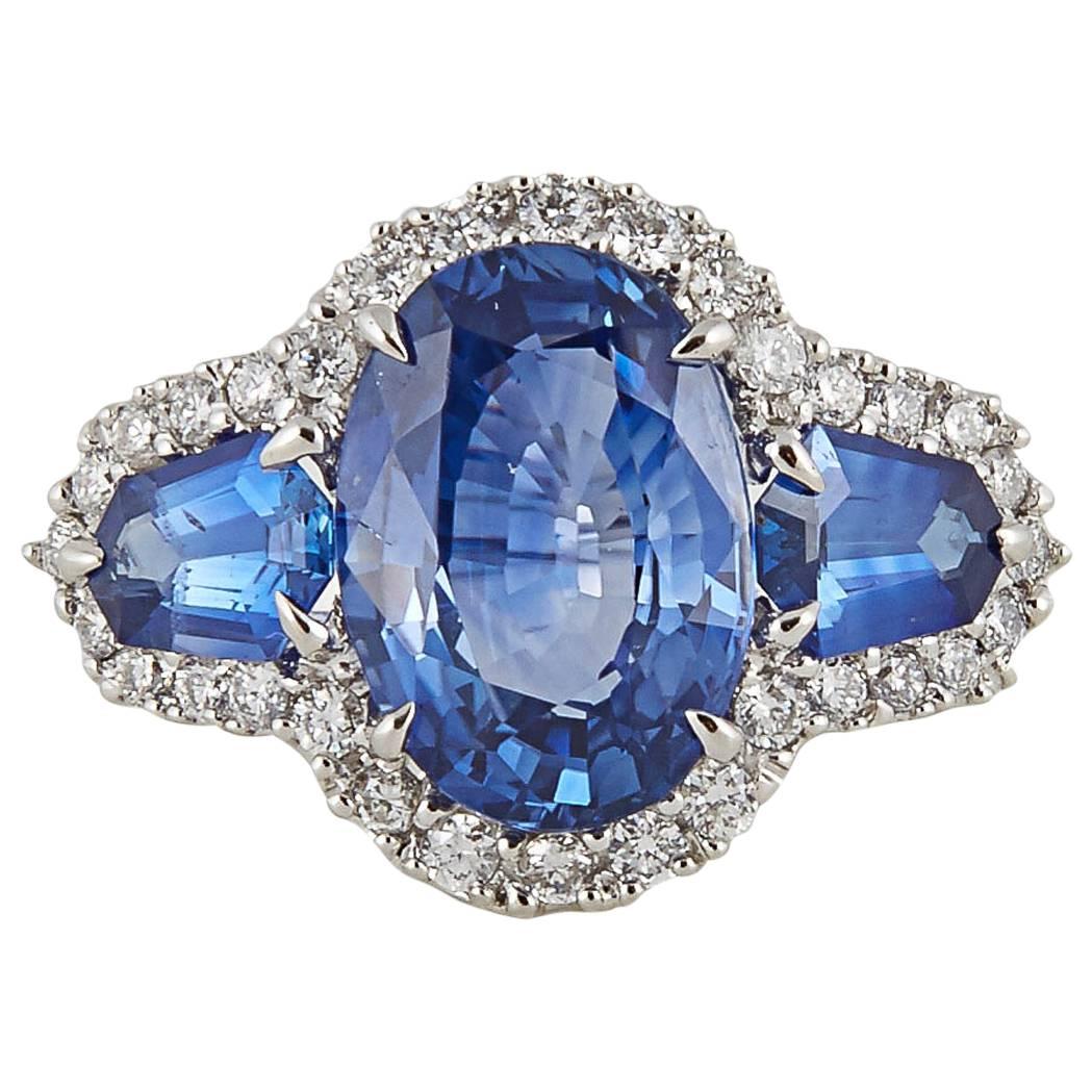 Unique 6.50 Carat Sapphire and Diamond Ring For Sale