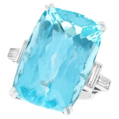 Weißgold-Cocktailring 1970er Jahre mit 45,09 Karat Aquamarin und Diamant