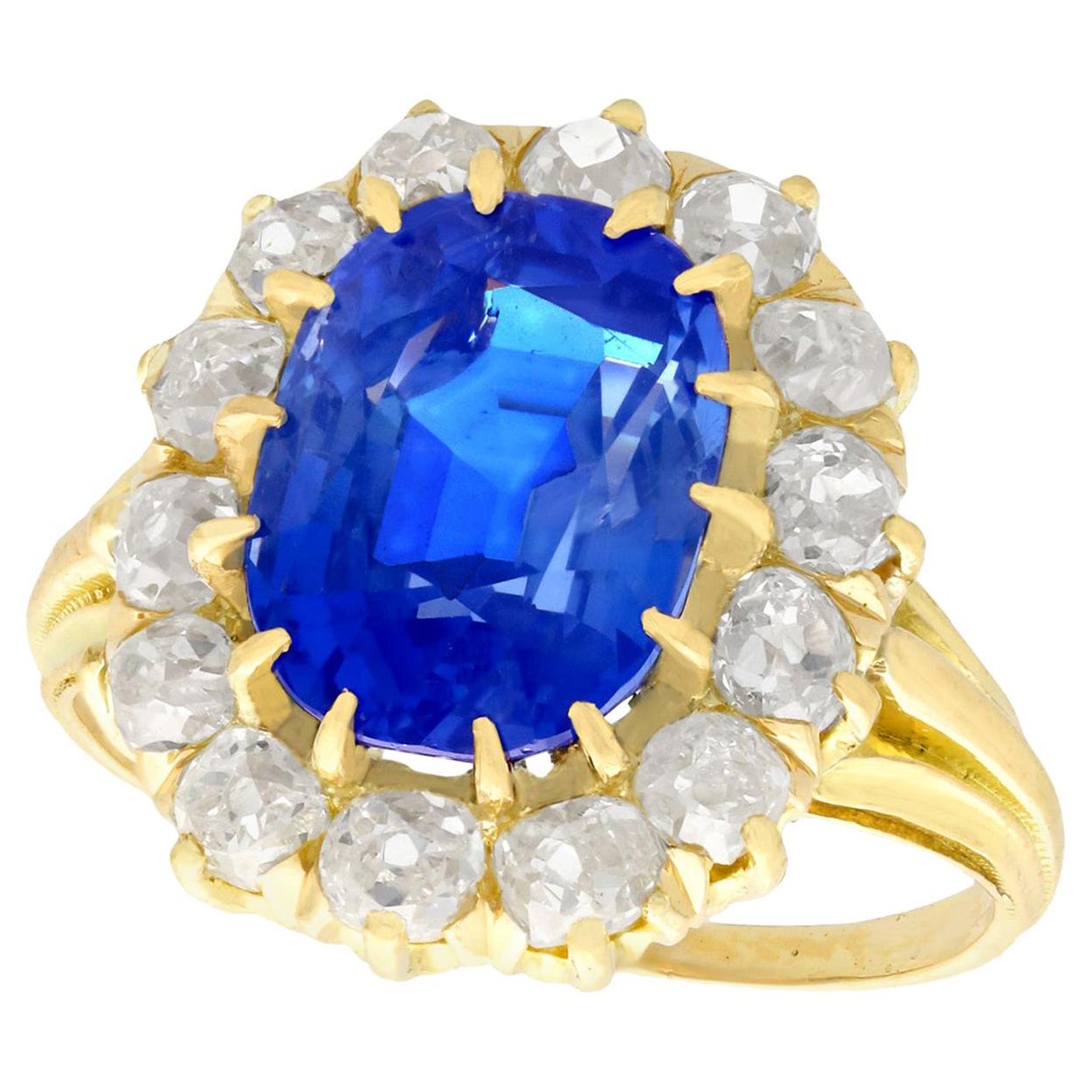 Antique French 4.81 Carat Sapphire 1.26 Carat Diamond Yellow Gold Cluster Ring For Sale