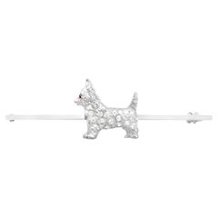 Antike West Highland Terrier Brosche mit Rubin und Diamant aus Weißgold